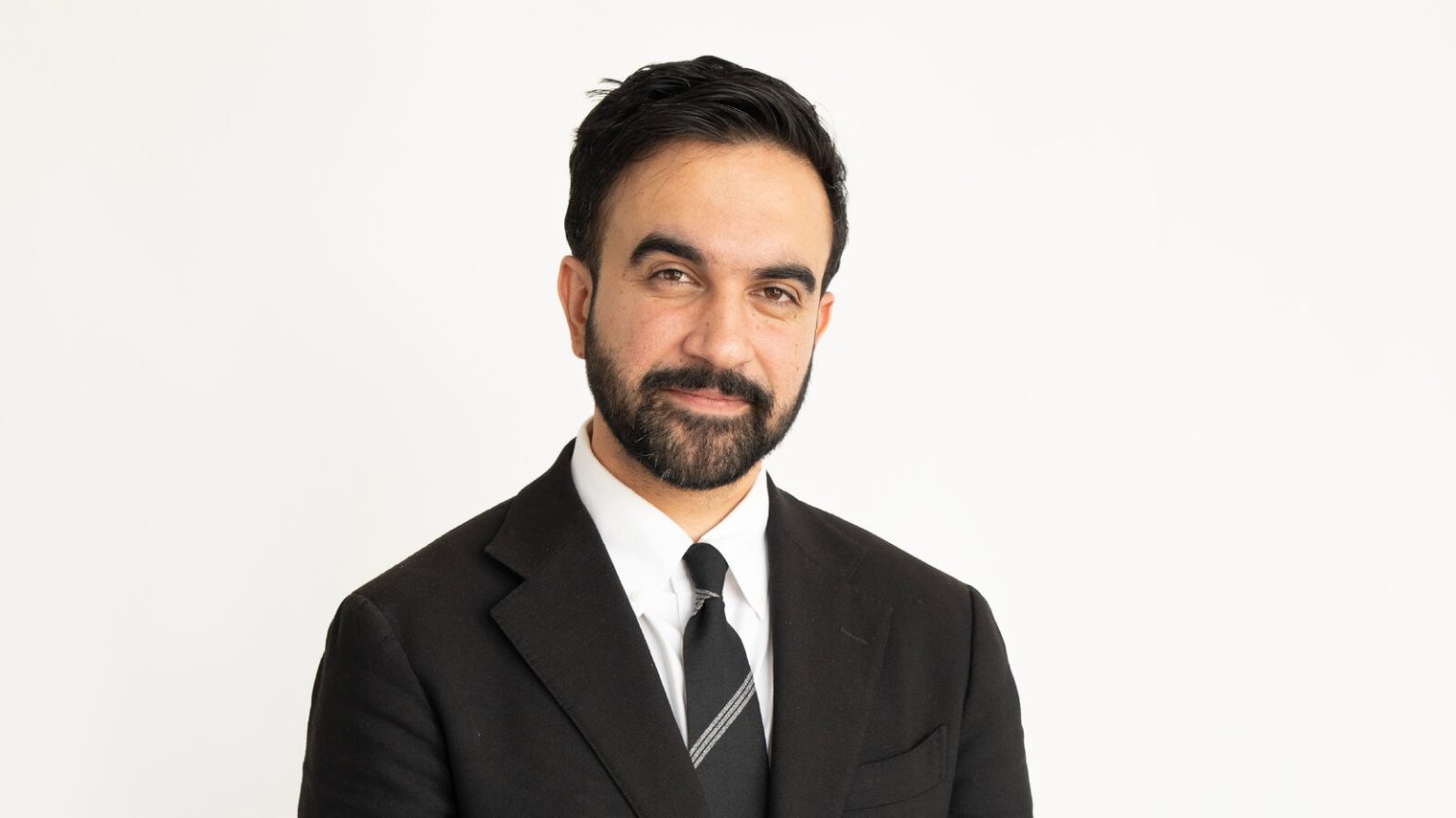 Zohran Mamdani gana la carrera por la alcaldía de Nueva York