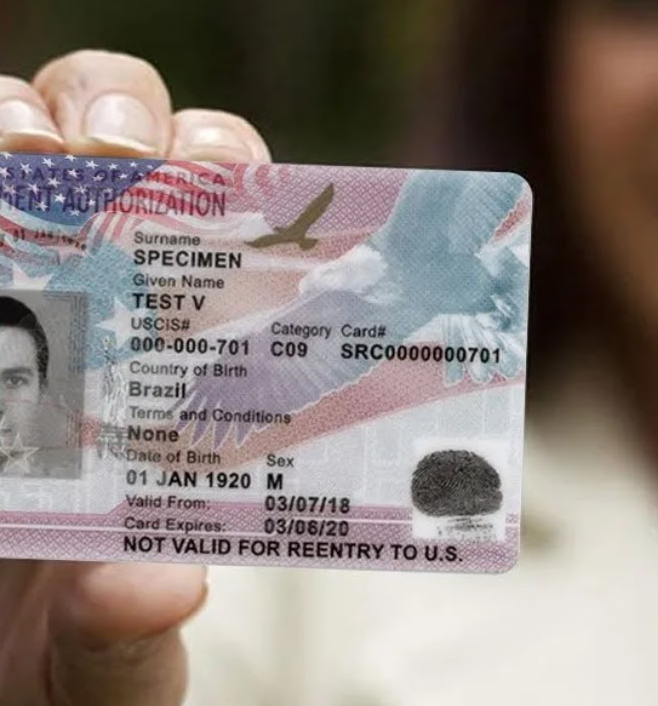 Trump reduce drásticamente la vigencia de permisos de trabajo para asilos y refugiados.