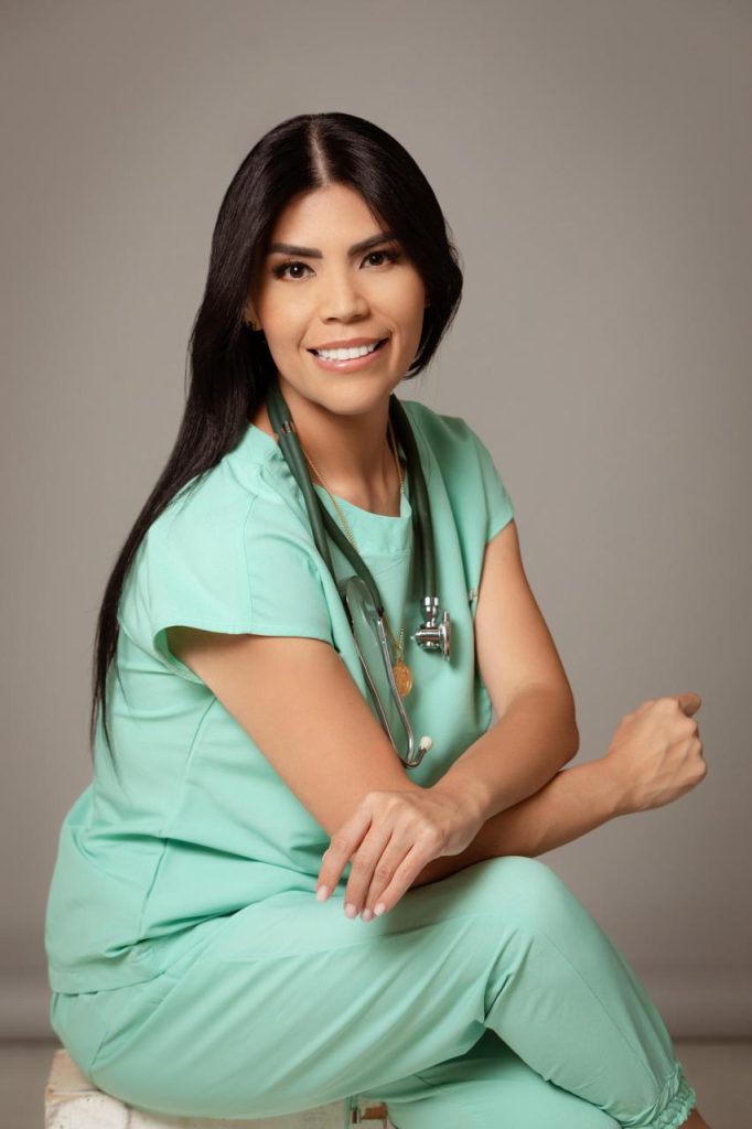 María José Agusto inscribe su precandidatura a la Alcaldía de Samborondón.