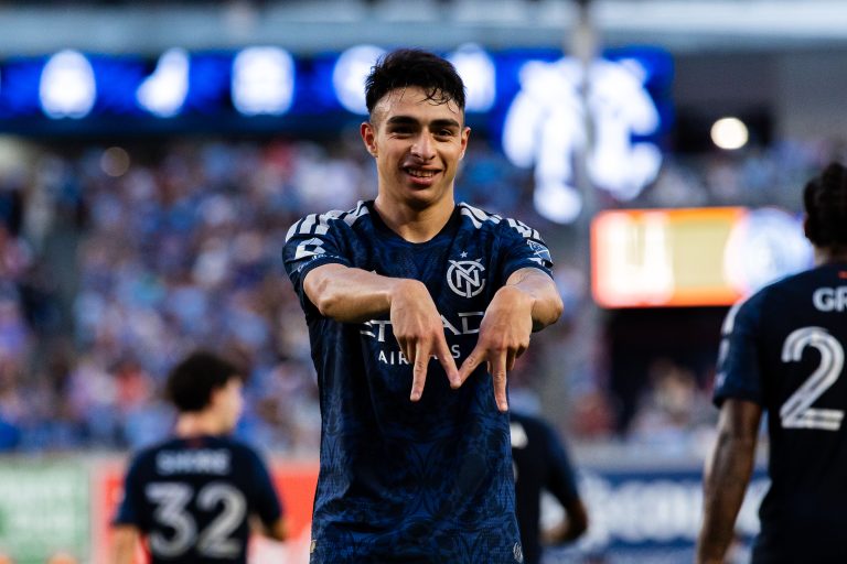 NYCFC derrota 3-1 al Chicago Fire y consigue su segunda victoria consecutiva.