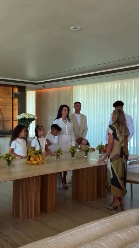 El día en que Cristiano Ronaldo y Georgina Rodríguez se convirtieron en marido y mujer.