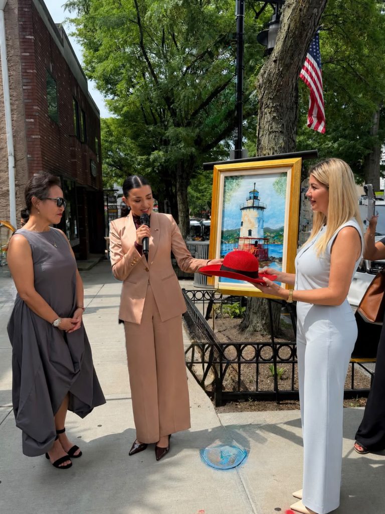 Ecuador conmemoró 217 años del Primer Grito de Independencia en Nueva York.
