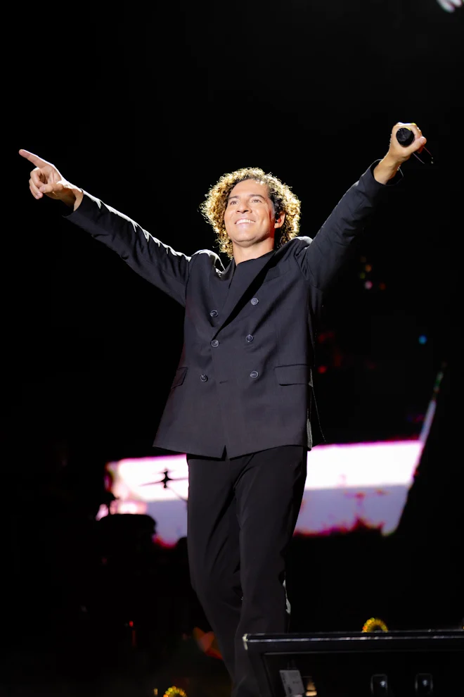 David Bisbal cierra su primera gira de festivales de verano con más de 40.000 personas en Arrecife.