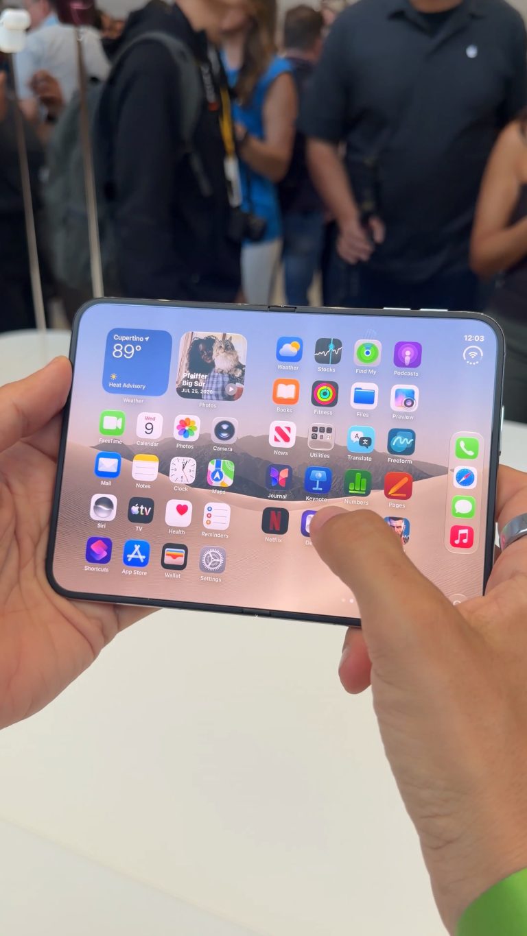 El “iPhone Duo” sorprende en redes con una experiencia de doble pantalla.